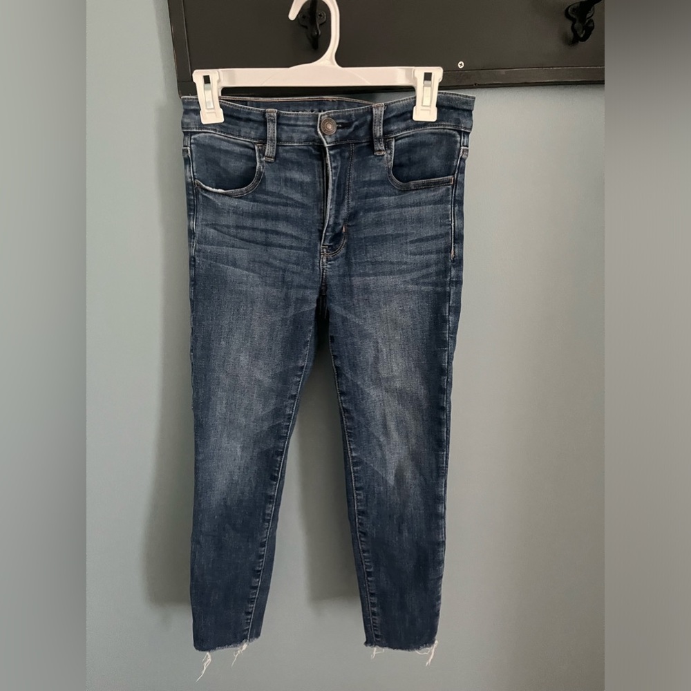 American Eagle Hi Rise Jegging Crop Fray Bottom Jeans